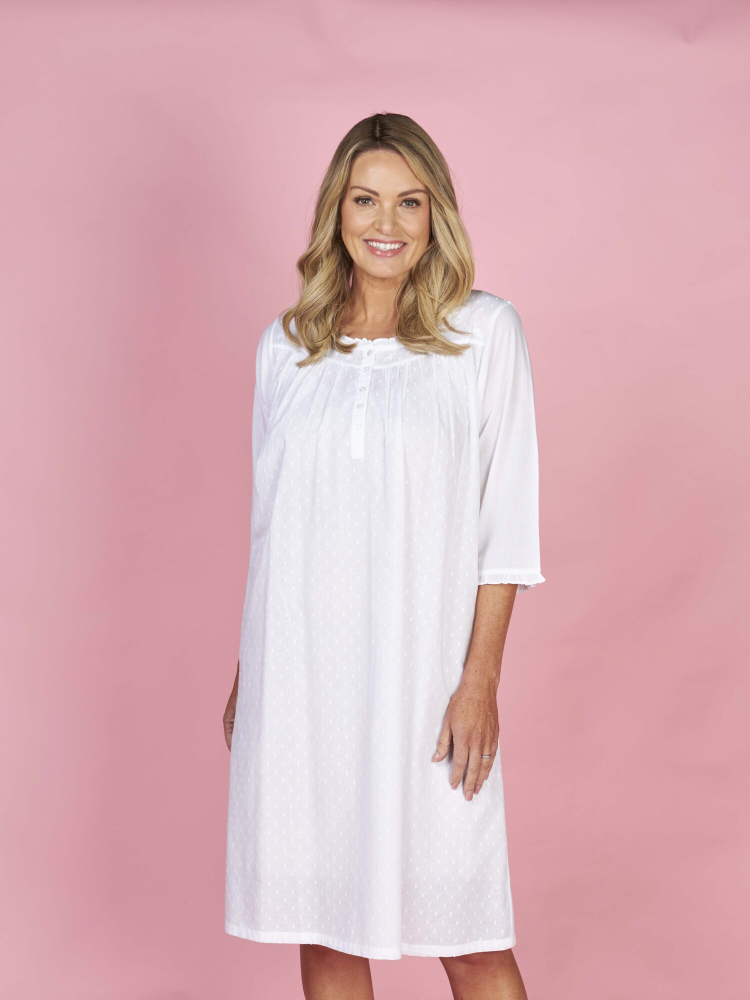 FCE553 White Hail Spot & Cambric 3/4 sleeve Nightie 110